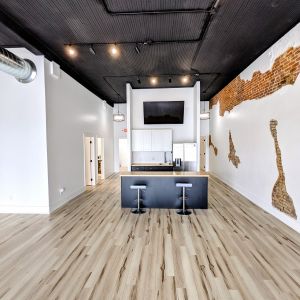 thumbnail image of A counterspace in an open building