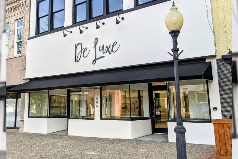 De Luxe Aesthetics storefront
